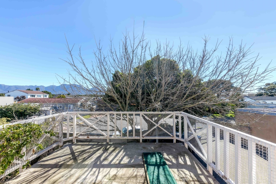 4 Bedroom Property for Sale in Ottery East Western Cape
